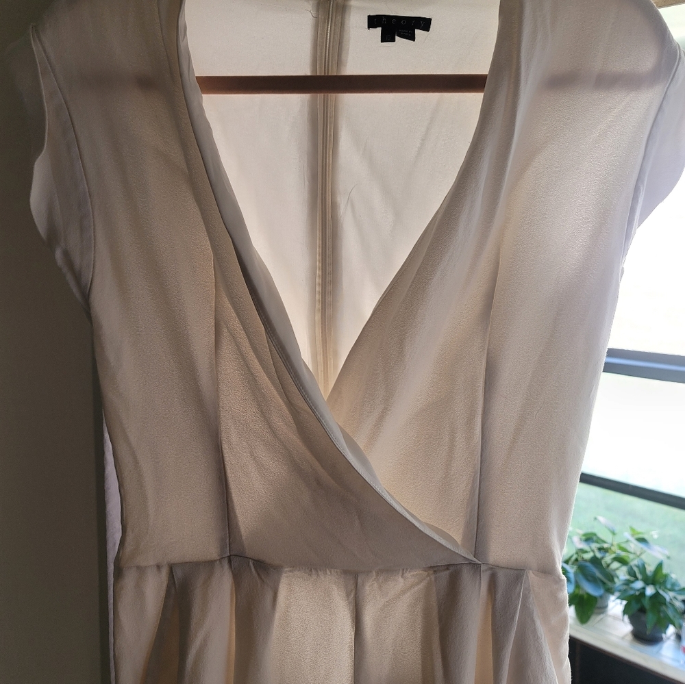 Theory silk jumpsuit size 10 fits like 8 - Picture 5 of 13